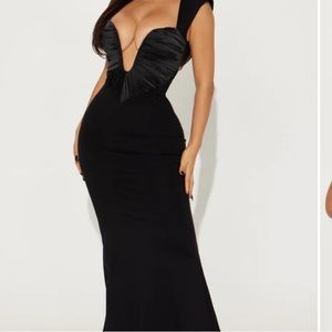 Elegant Black Maxi Dress